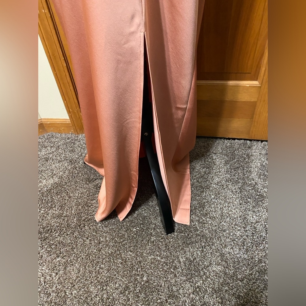 ✨HOST PICK✨NWT Revolve Finlay Halter Neck Gown - Picture 6 of 6